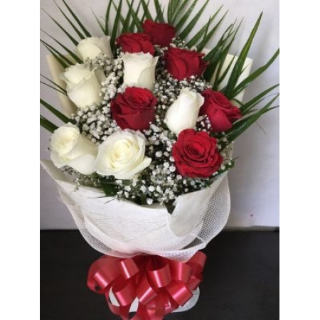 Hugs and Kisses - 12 Stems Bouquet